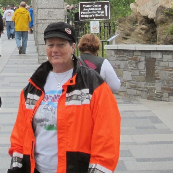 Meet your Posher, Diane - Picture 1 of 1